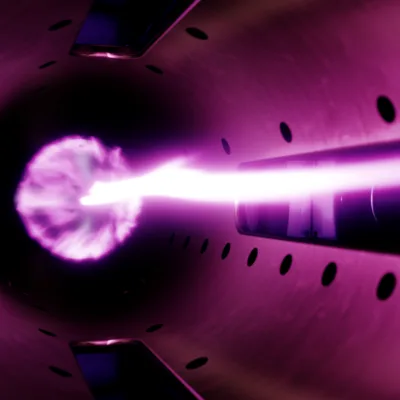Animated image of a glowing line of plasma inside a fusion chamber